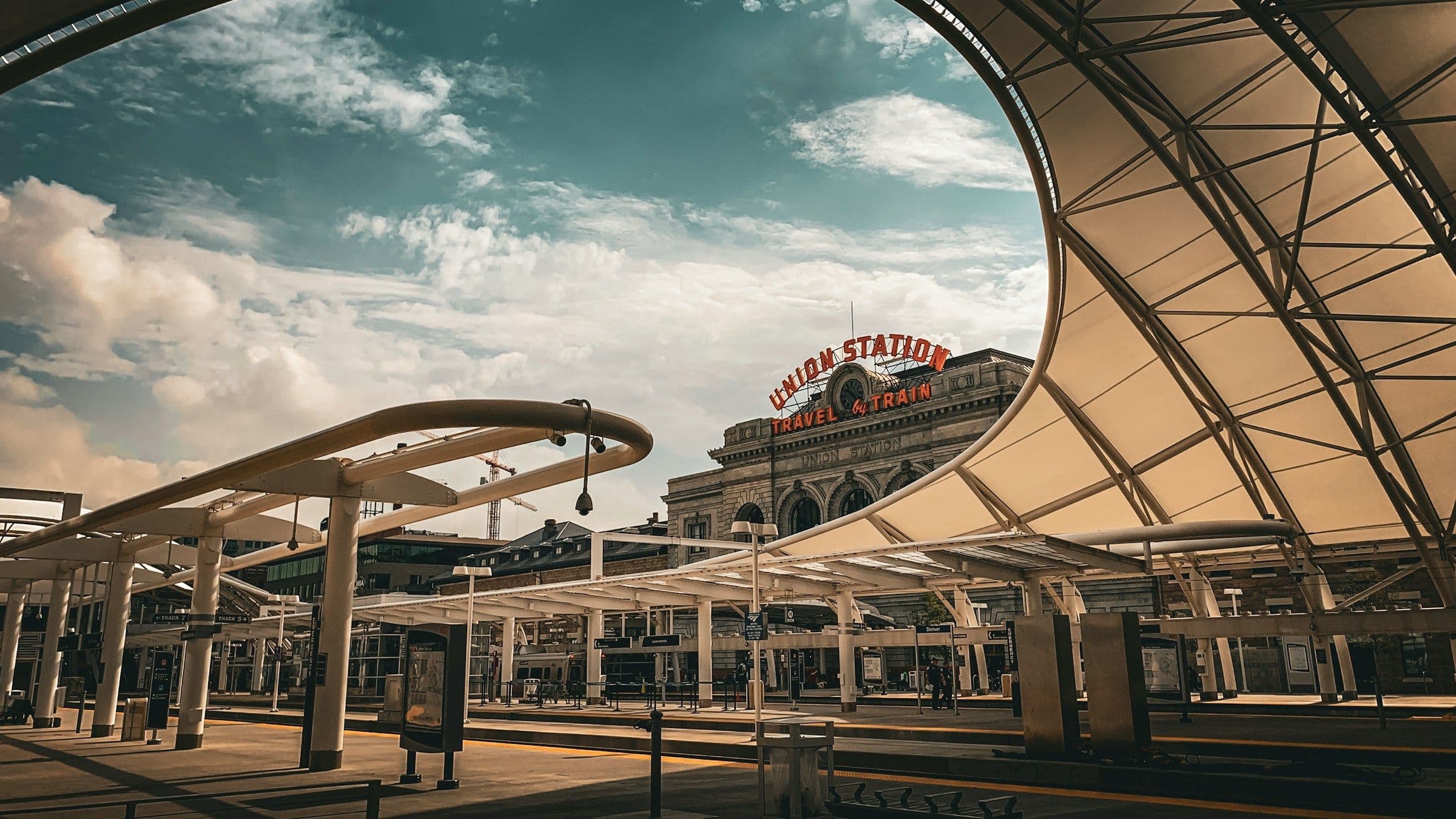 Where to Stay in Denver Without a Car: Family & Group Guide