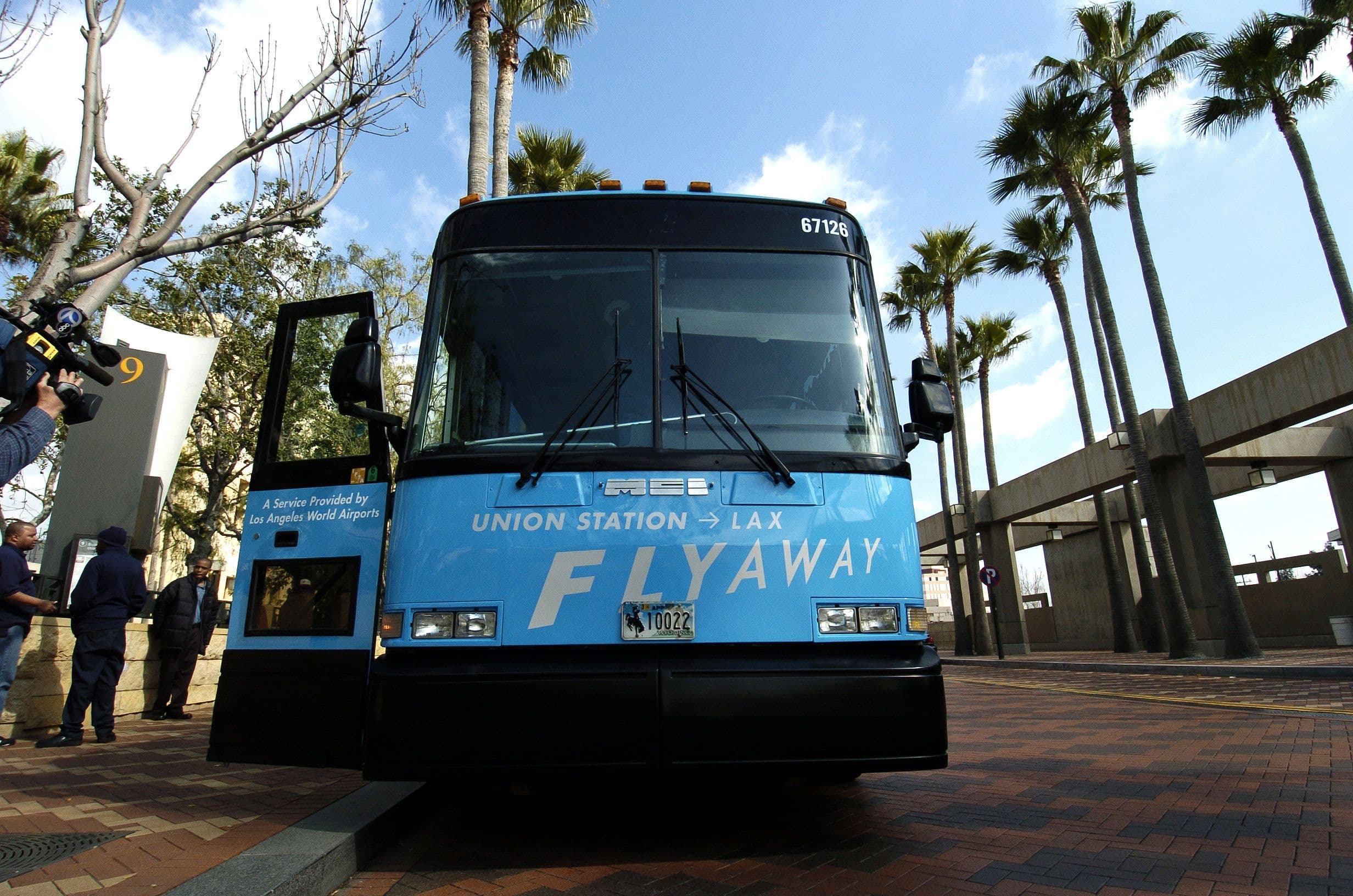 Rental Car vs Rideshare vs Shuttle in Los Angeles: Best Choice for Groups