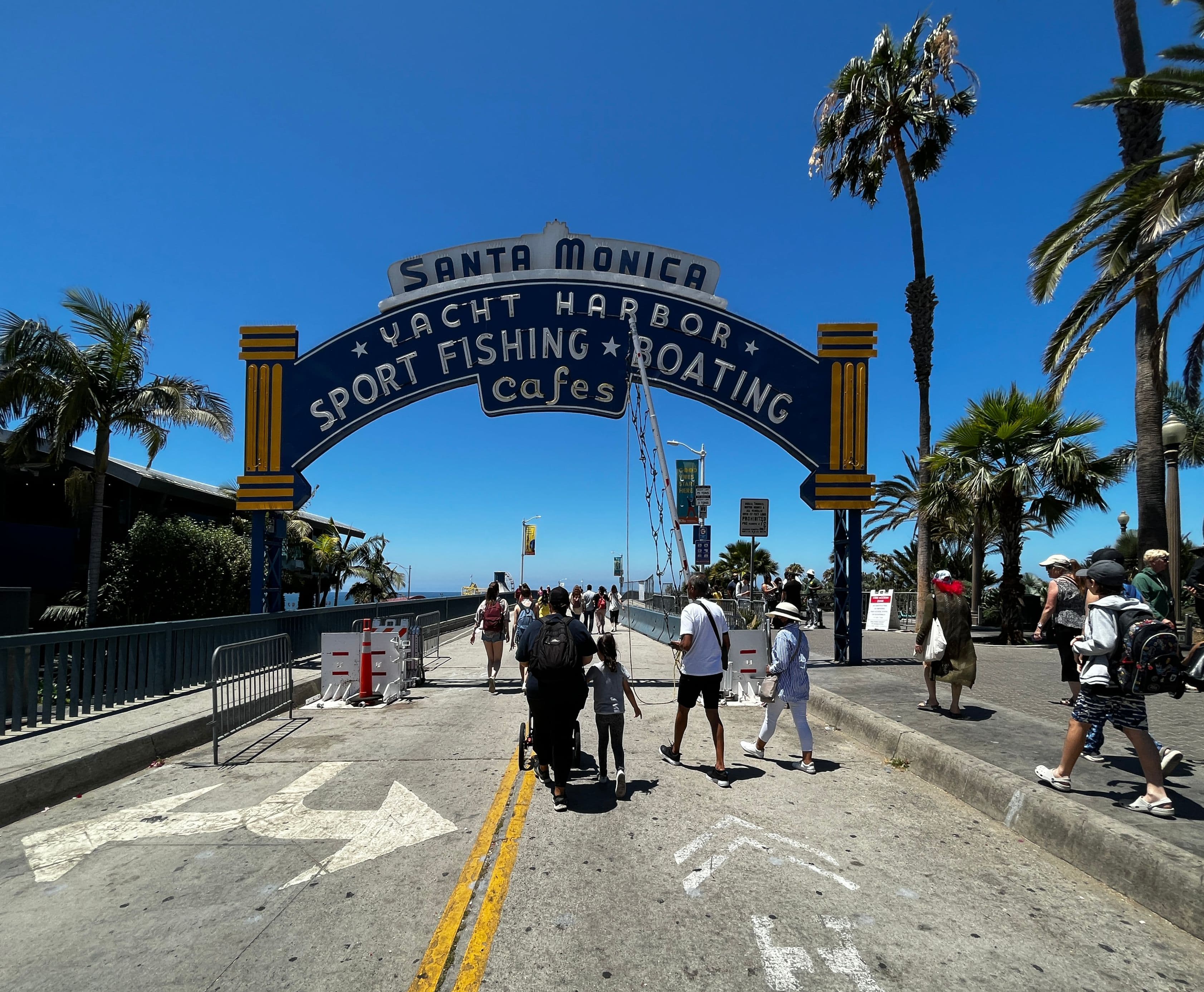 LAX to Disneyland, Santa Monica, and Hollywood Itinerary